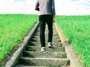 階段がつらくなったら要注意！ 40代から始める脚の筋トレ